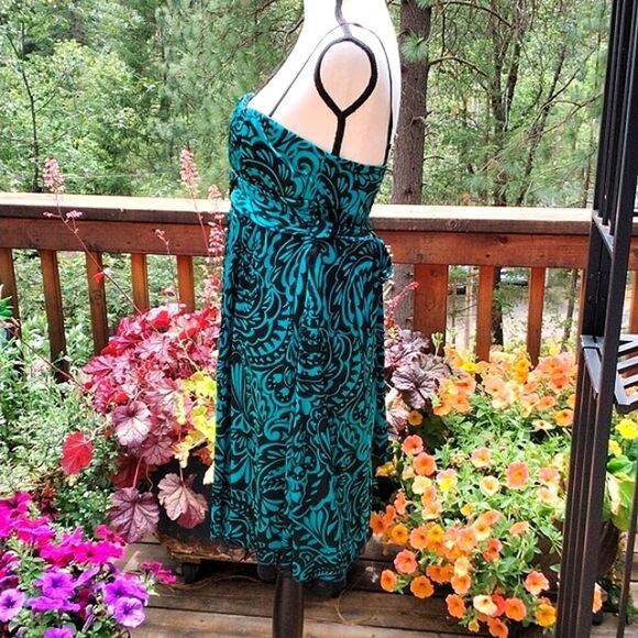 Ruby Rox Satiny Dressy Dress - Picture 4 of 10